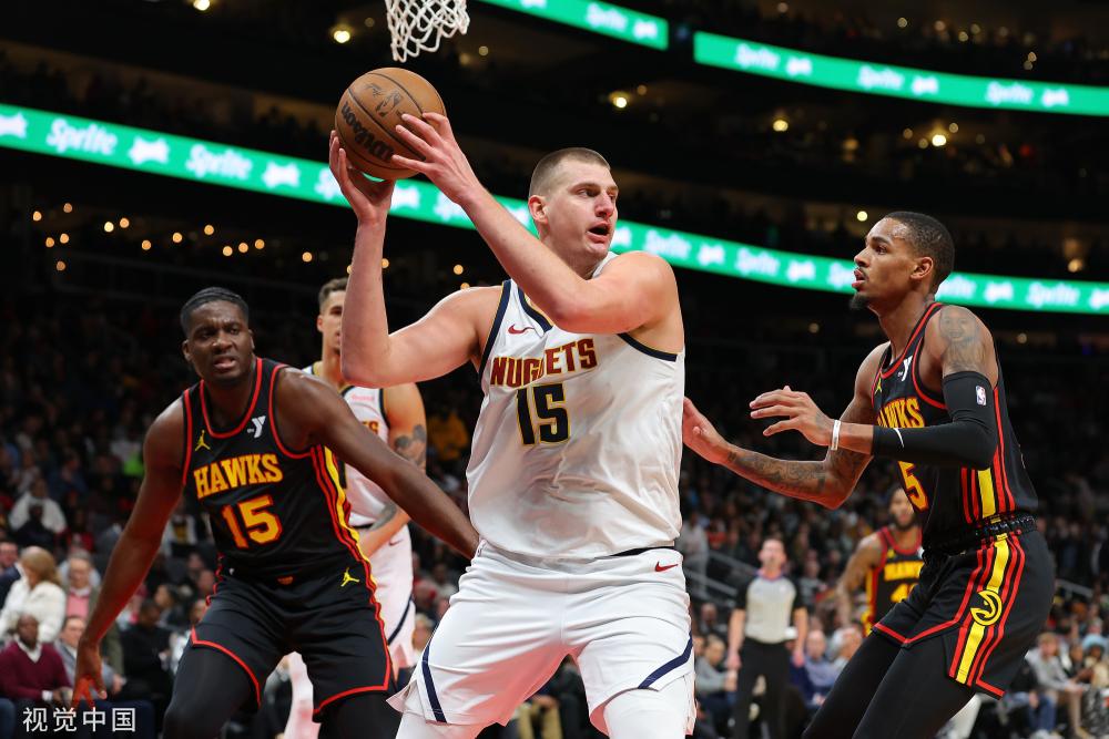 一個思考空 一個思考空